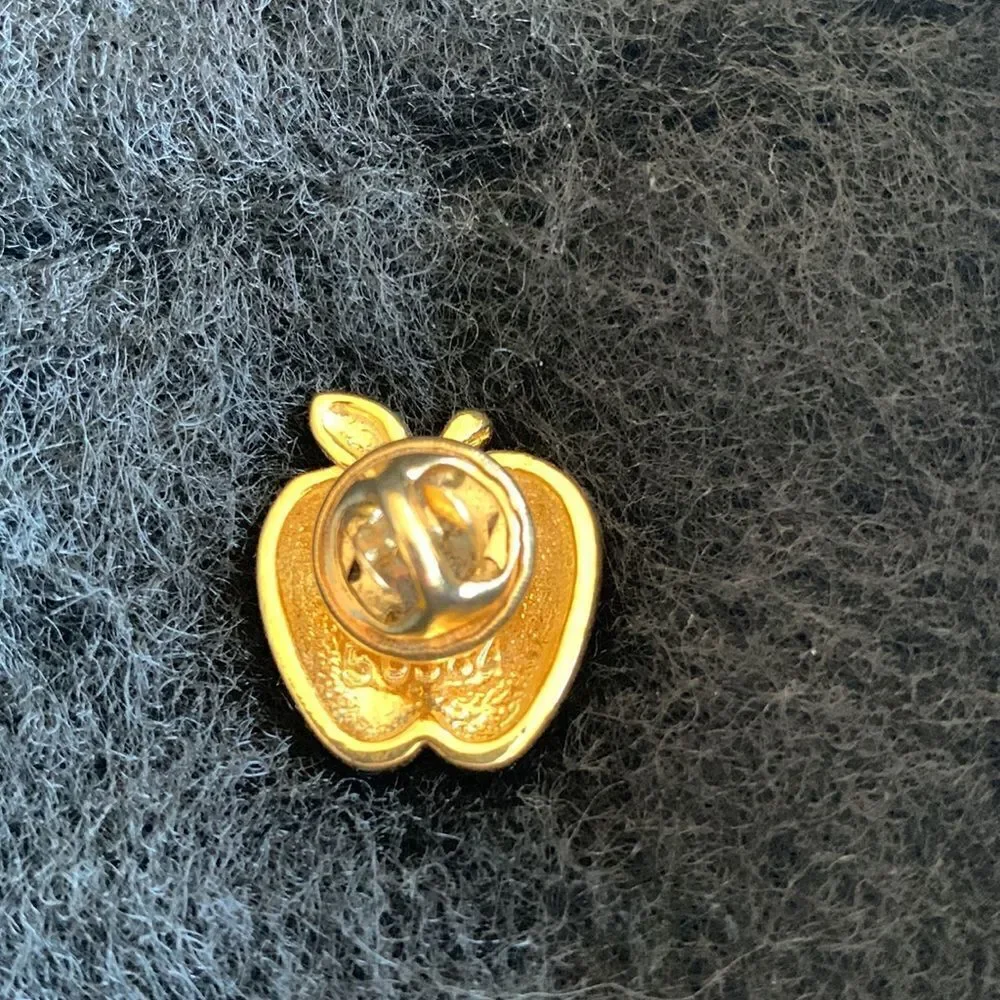 Vintage Brooch Pin red apple lapel‎